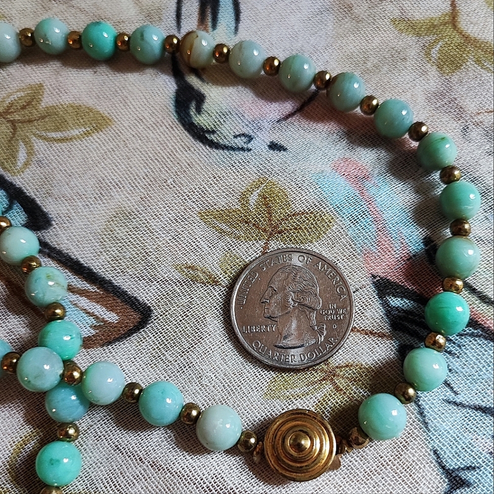 Green Mottled Long Single Strand Plastic Beaded Necklace Vintage Jade Color EUC - Picture 6 of 8